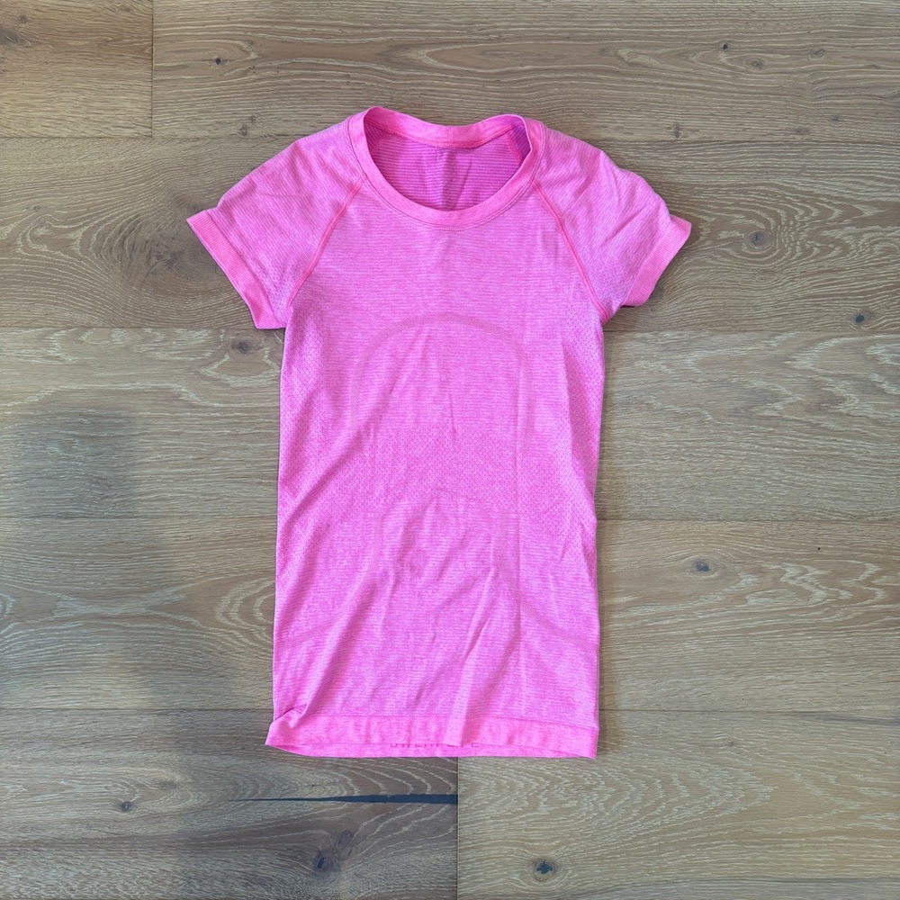 EUC Lululemon Swiftly Tech Short Sleeve 2.0 in hot pink